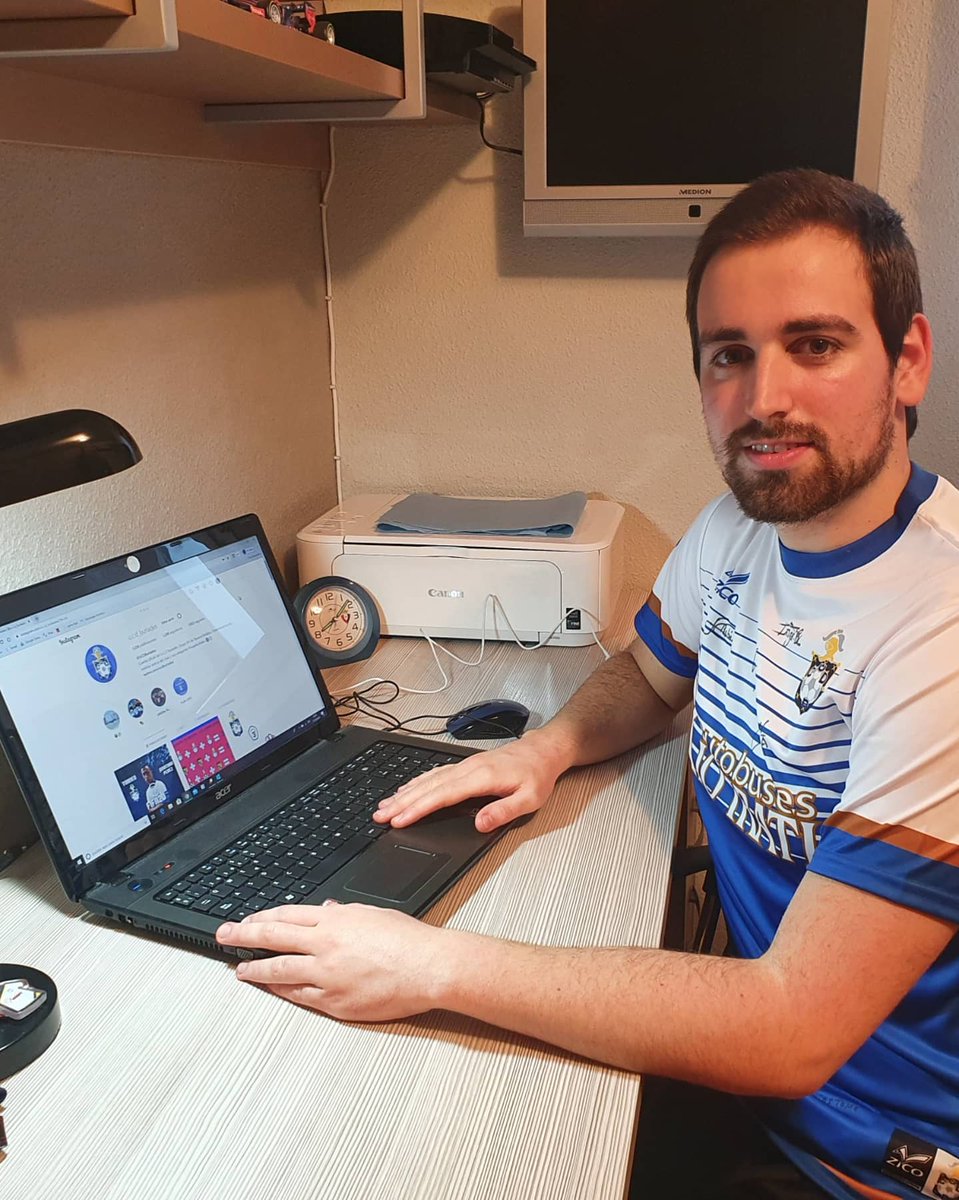 CarlosLara_7's tweet photo. Hoy en las páginas @NoticiasNavarra podeis encontrar mis impresiones sobre las redes sociales del Burladés (@ucdburlades)
Un proyecto que inicié hace dos años dando visibilidad y voz al equipo de mi pueblo del cuál me siento un AFICIONADO más ante todo. 🔵⚪👏 https://t.co/bSIdCRqdAz