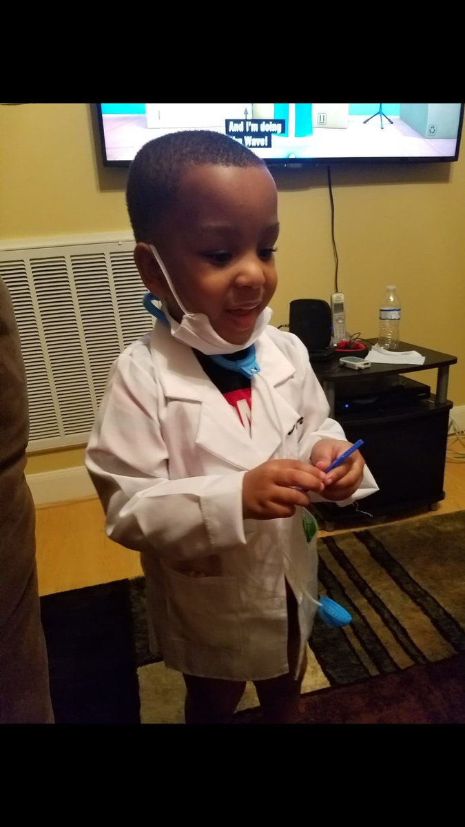 ruddi68's tweet photo. @ValleyWestEs @HISDWestArea 
Our little manatees pursuing their career goals.... Lawyers, Doctors, Engineers, Scholars and Educators, OH My! 
#HISDSpiritWeek #STEM https://t.co/wjnTSjf8bm