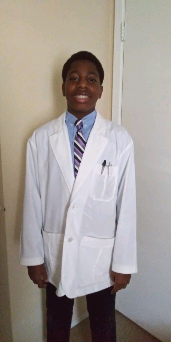 ruddi68's tweet photo. @ValleyWestEs @HISDWestArea 
Our little manatees pursuing their career goals.... Lawyers, Doctors, Engineers, Scholars and Educators, OH My! 
#HISDSpiritWeek #STEM https://t.co/wjnTSjf8bm