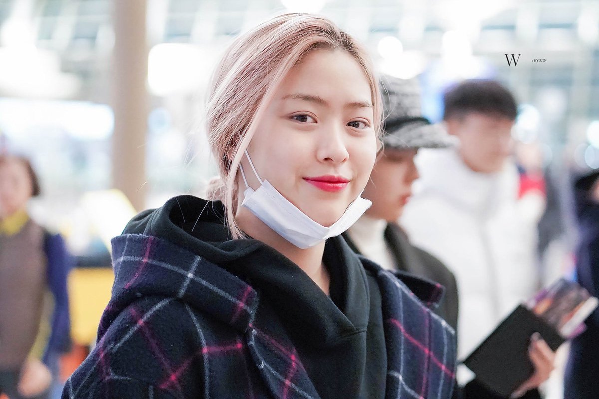ryujin’s low messy bun ; a thread