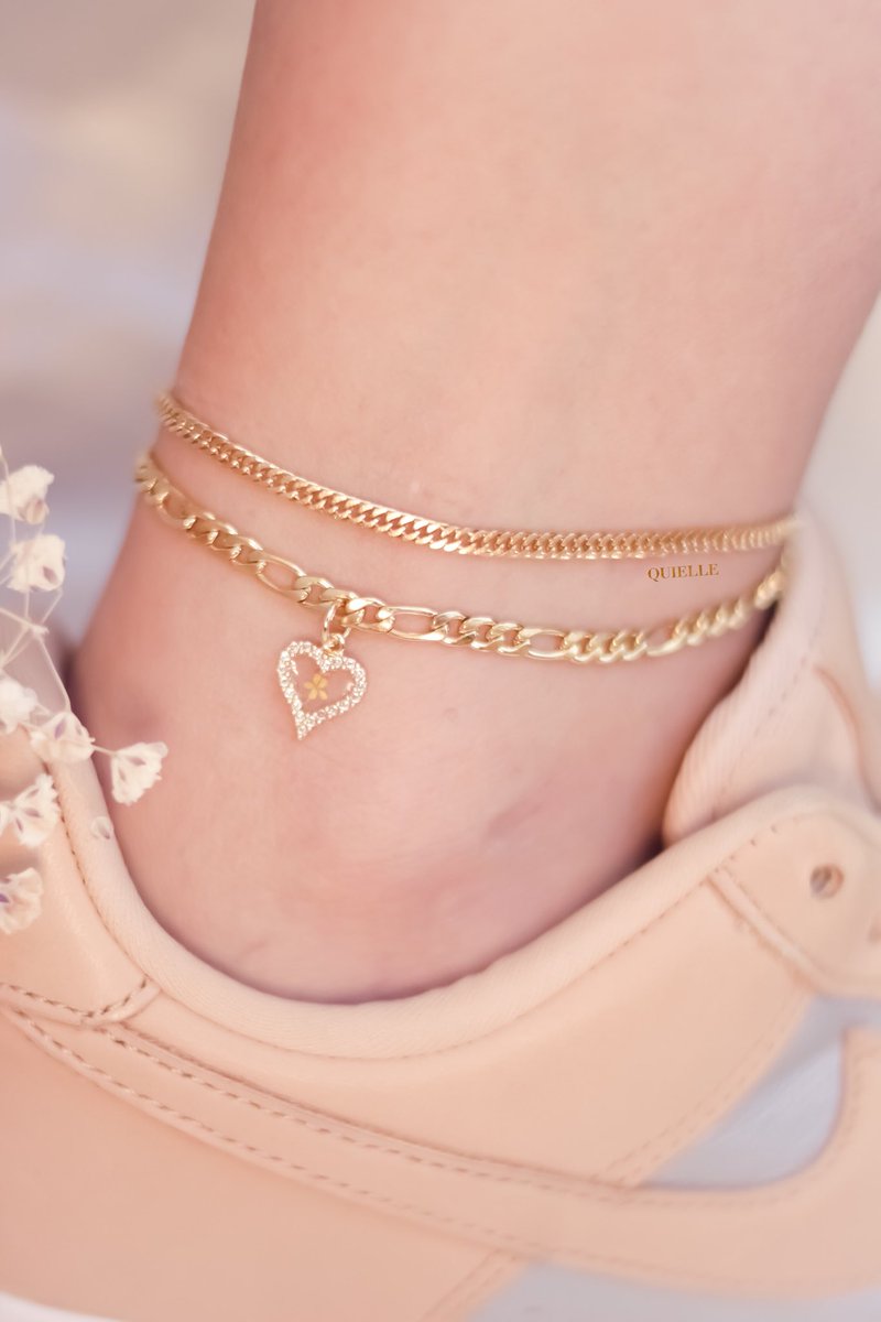 QuiellePH's tweet image. anklets✨✨✨