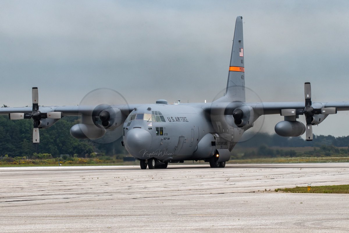 krystalphotos2's tweet photo. Ladies and Gentlemen... Start.. Your.. Ennnnggggiiiinnneeeessss! 🏁
#c130 #c130hercules #illinoisang #ang #airnationalguard #fulldisc https://t.co/6q5Oki09Hl