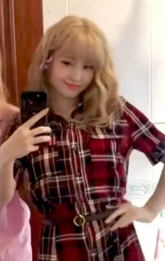 misayeon's tweet photo. Not a drill

Momo is officially blonde now!!! ♥️
@JYPETWICE https://t.co/S54o7Pg40o