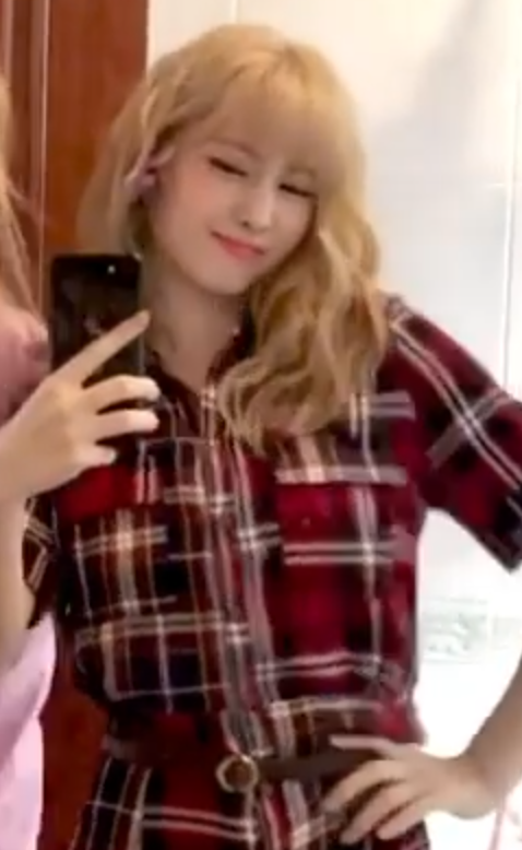 misayeon's tweet photo. Not a drill

Momo is officially blonde now!!! ♥️
@JYPETWICE https://t.co/S54o7Pg40o