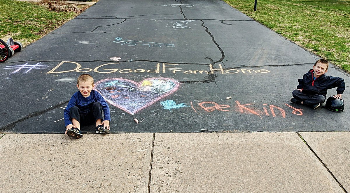TheWorldsLesson's tweet photo. We ❤️ the latest challenge from @Hasbro &amp; @dfcusa! How can you #DoGoodFromHome? @DanaKinel's kids left kind notes to neighbours. Let's share some joy in these trying times

📸Take a photo
#⃣Always use the hashtag
❤️Spread love

Find out more here 👉https://t.co/dpAPWRrFCg https://t.co/BxjpWZeJFK