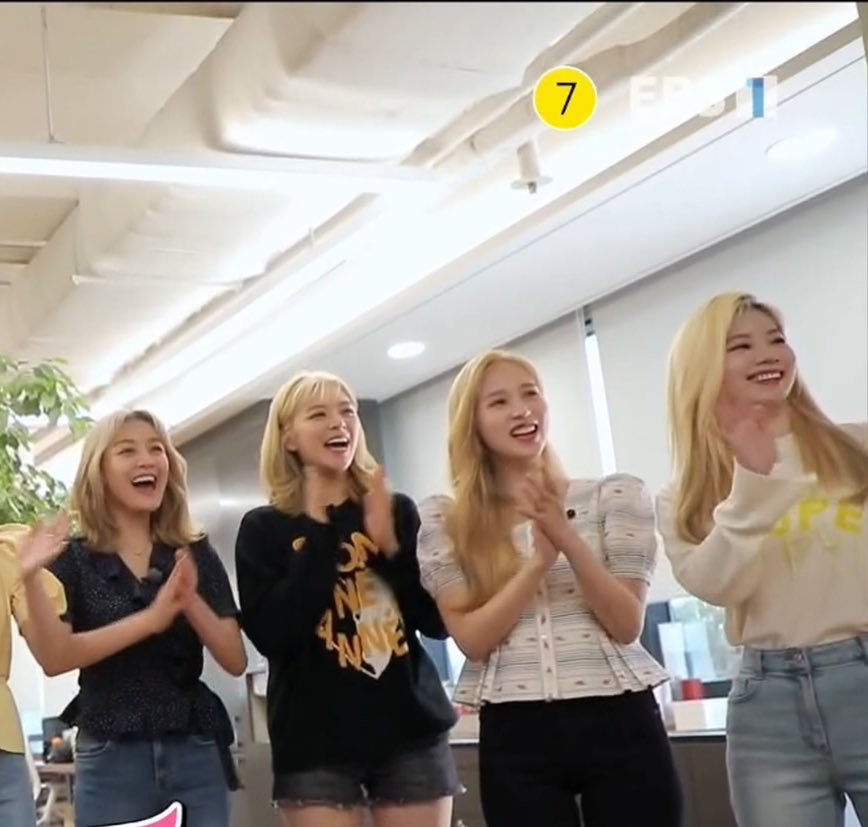 dahyunismz's tweet photo. a era ice cream cake chega pra todas https://t.co/ZS6wGAAYAF