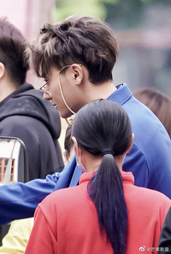 TrendingWeibo's tweet photo. #HuangZitao, #VictoriaSong, #MaoBuyi, and #LuHan spotted on set of #ProduceCamp2020! 🎥

#ZTAO #黄子韬 #SongQian #宋茜 #毛不易 #鹿晗 #创造营2020 https://t.co/R23xq1MT3V