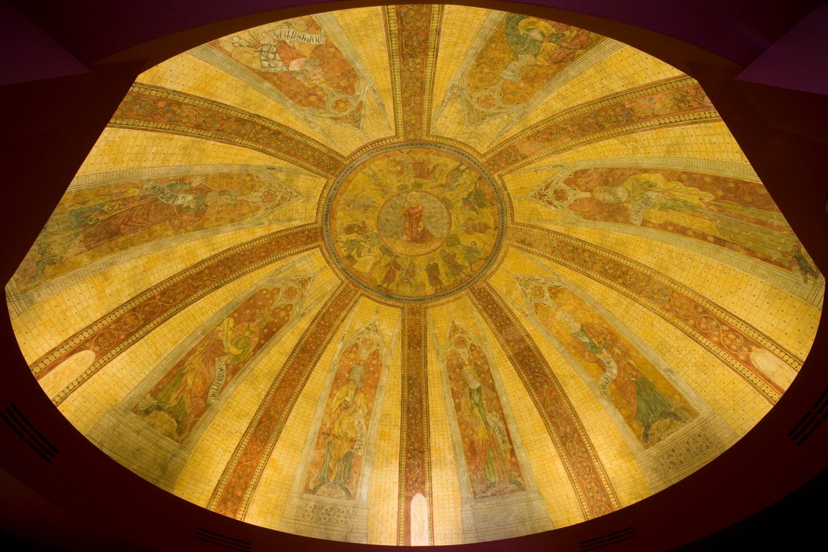 Le décor de la coupole occidentale de la cathédrale de Cahors se réfère directement à l’art duvitrail qui tend à remplacer, depuis le XIIIe siècle, les grands ensembles peints dans les édifices religieux. #CitéDeLArchiChezNous