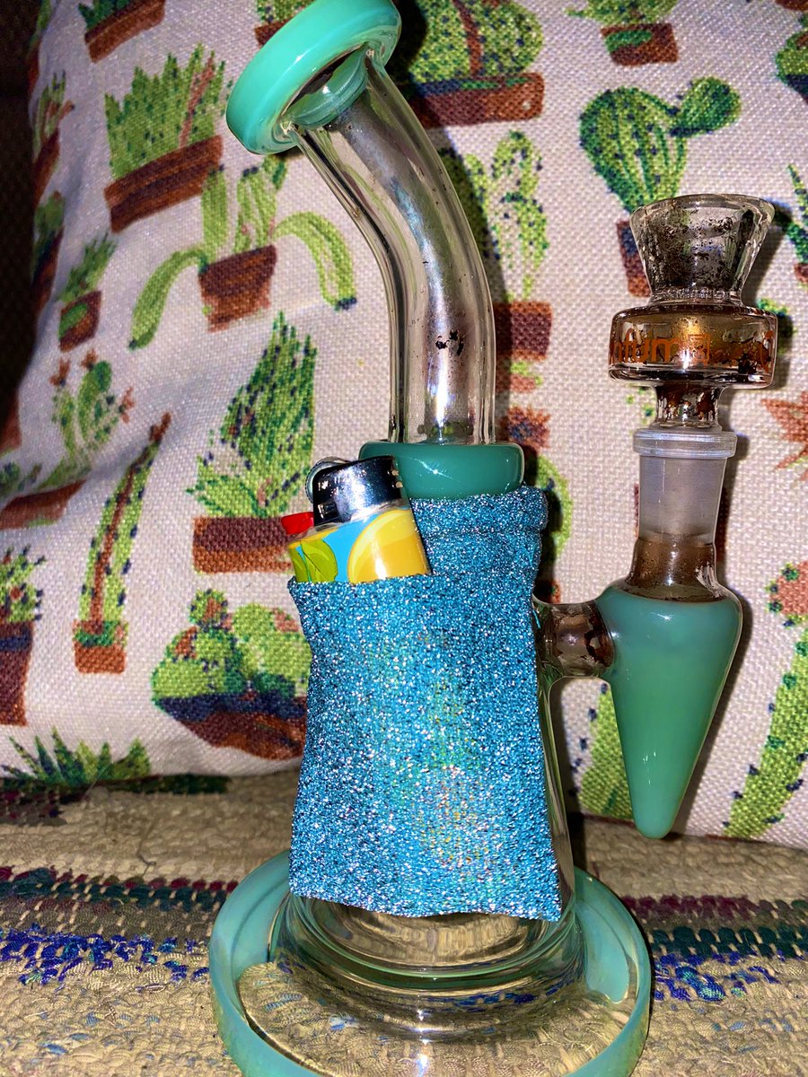 bong_pocket's tweet photo. This Disco Baby #Bocket is giving us all of the 70’s vibes today 🕺🏼 https://t.co/sonGbLgDzq