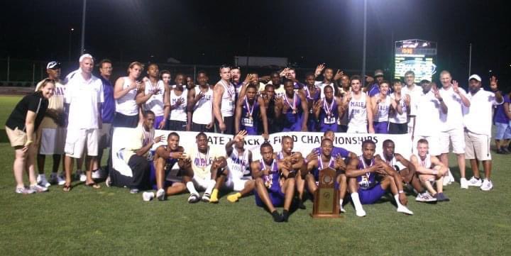 KYLatinaMom's tweet photo. Carrying #MaleMemoryMonday in to #TalentShowTuesday with the 4-Time Consecutive State Track & Field Champion (2007-2010) team and the only two seniors who participated in each of those 4 meets during their career. That’s talent!! #ForTheH @LMHSInfo @MaleBulldogs @Bruin_Principal https://t.co/YcM0FPd3MO