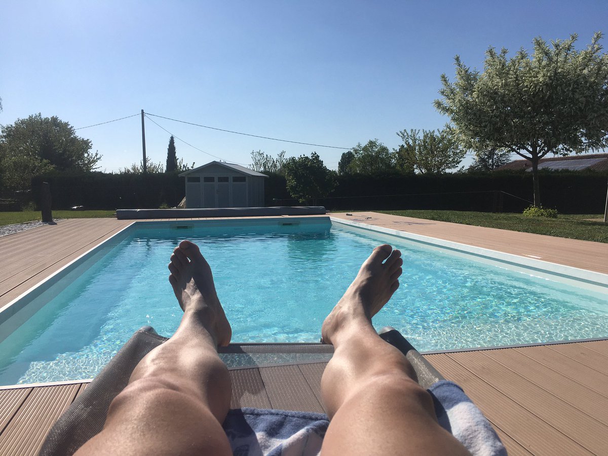 brunoused's tweet image. #confinement #COVID19 #piscinechauffee  reprise  provisoire du taf demain ❤️