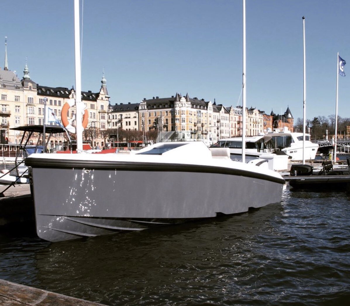 Delta Carbon Yachts tweet media