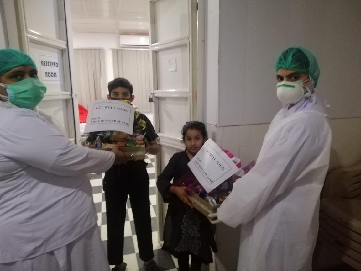 OkaraDeAwaz tweet media