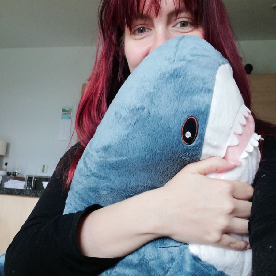 KatieLeefeCoach's tweet photo. #QuarantineDiaries : Felt quite short on #hugs so have bought a giant cuddly shark from @IKEAUK and honestly I think it is the best thing I've ever done. World, meet the imaginatively named Mr Shark. #StayHome #HugAShark https://t.co/SXwwQ4aYFu