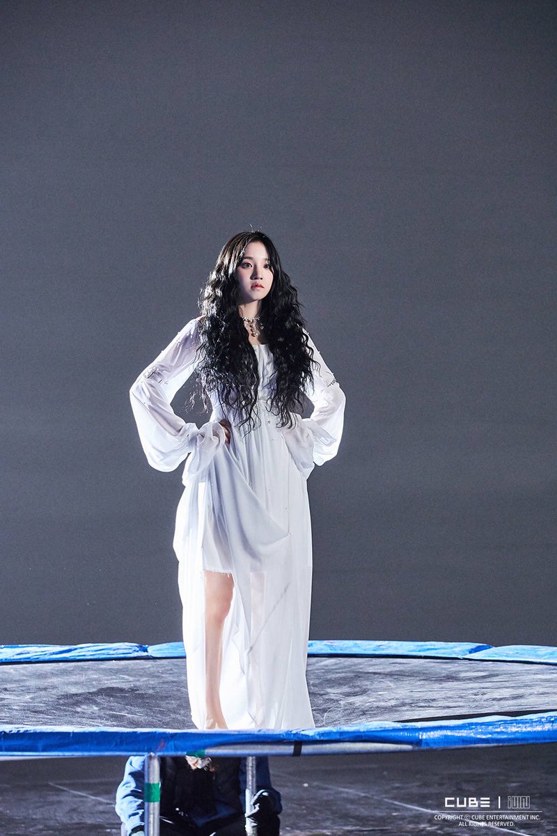 (G)I-DLE YUQI (우기) tweet media