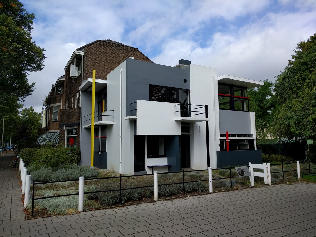 ozcollaborative's tweet image. Next up on our office travel chronicles: The Netherlands! During a recent study abroad trip, Nate explored the scenic canals of Amsterdam, and visited the Schröder House in Utrecht. The Eastern Docklands, with its mastery use of land and water, was a personal favorite.