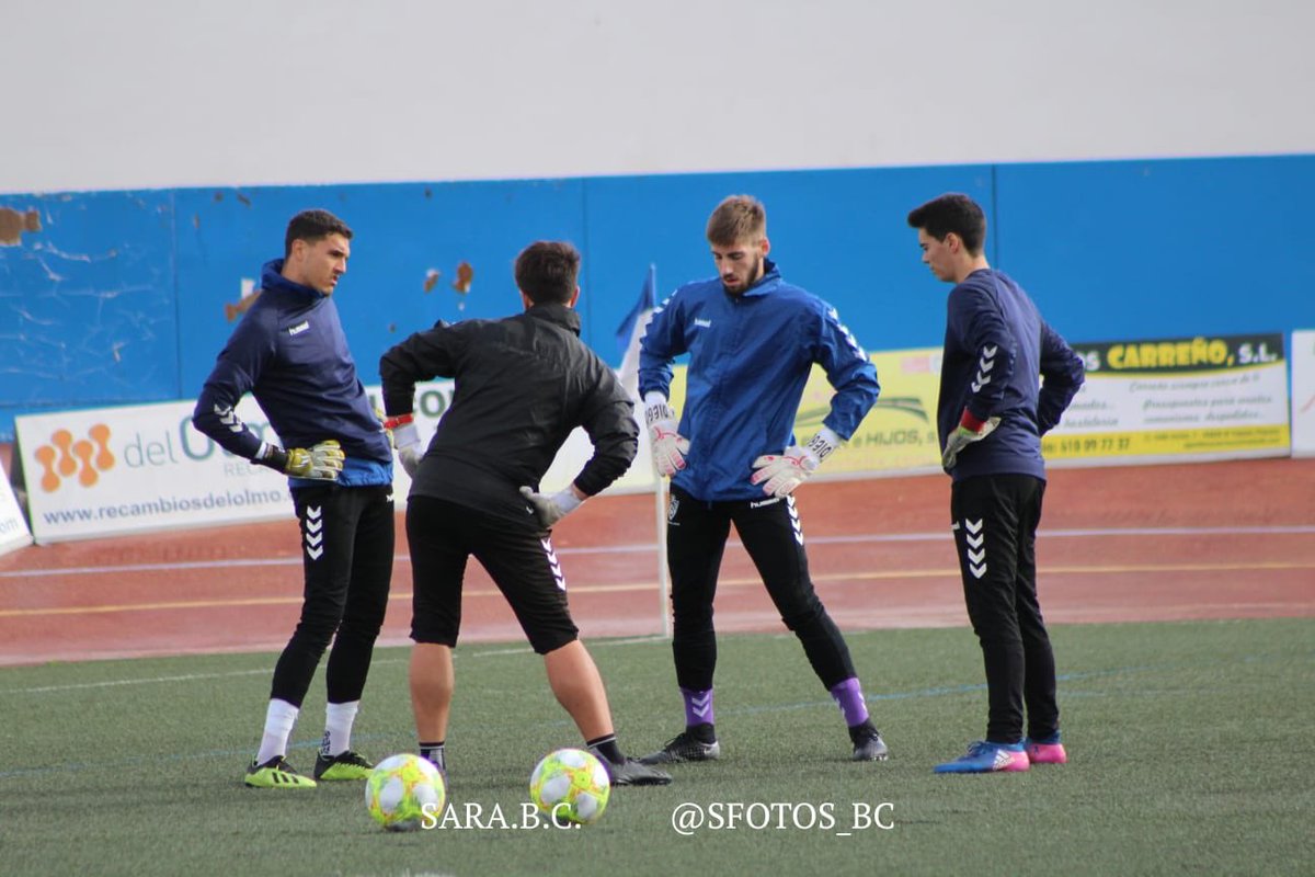#FelizDiaInternacionaldelPortero <a href="/Luisma1804/">Luis Manuel Tovar</a> <a href="/diegonieves43/">Diego Nieves ⚽💪🏼</a> <a href="/ismaelrivera_6/">Ismael Rivera</a> <a href="/LuisArellano89/">Luis Arellano</a> <a href="/Compi_9/">Vicente Company 1</a> <a href="/OBarrantes1/">Óscar Gea Barrantes</a> <a href="/s1saavedra/">Carlos Saavedra</a> <a href="/Raulromeroo13/">Raúl Romero</a> <a href="/YugoUDS/">Yugo UD Socuéllamos</a> los héroes silenciosos que vuelan sin capa, un fuerte abrazo para todos!!