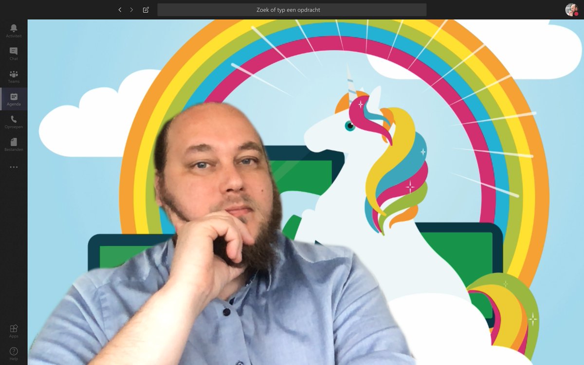 VZuydweg's tweet photo. In Teams kun je nu andere achtergronden in een videocall toevoegen, en zelfs je eigen afbeeldingen. Erg tof, maar ik weet niet of dit voor elk gesprek echt geschikt is. #UXunicorn https://t.co/i2V3oL8TGu