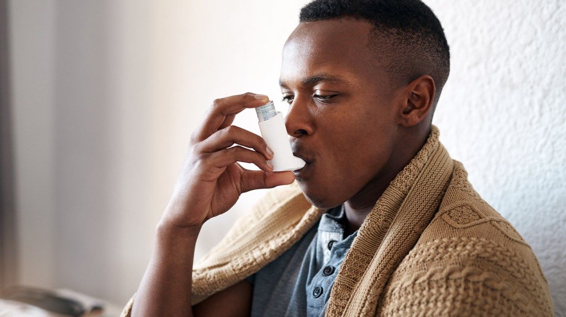 Having asthma doesn’t put you at higher risk for contracting COVID-19, but it can increase your risk of developing more severe symptoms.@CenturaHealth family physician Dr. Judd Dawson shares helpful guidance for those with asthma and their caregivers.  buff.ly/2XqjRh3