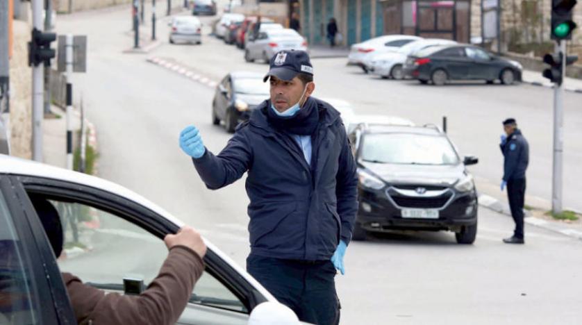 في فلسطين بعد وصول كورونا إلى بيت لحم أغلق مواطنون من مدن أخرى الشوارع ورفضوا استقبال أي مرضى من المدينة الموبوءة إلى الحد الذي رفع فيه سكان بيت لحم شعار «لسنا زومبي» https://aawsat.com/node/2232791 