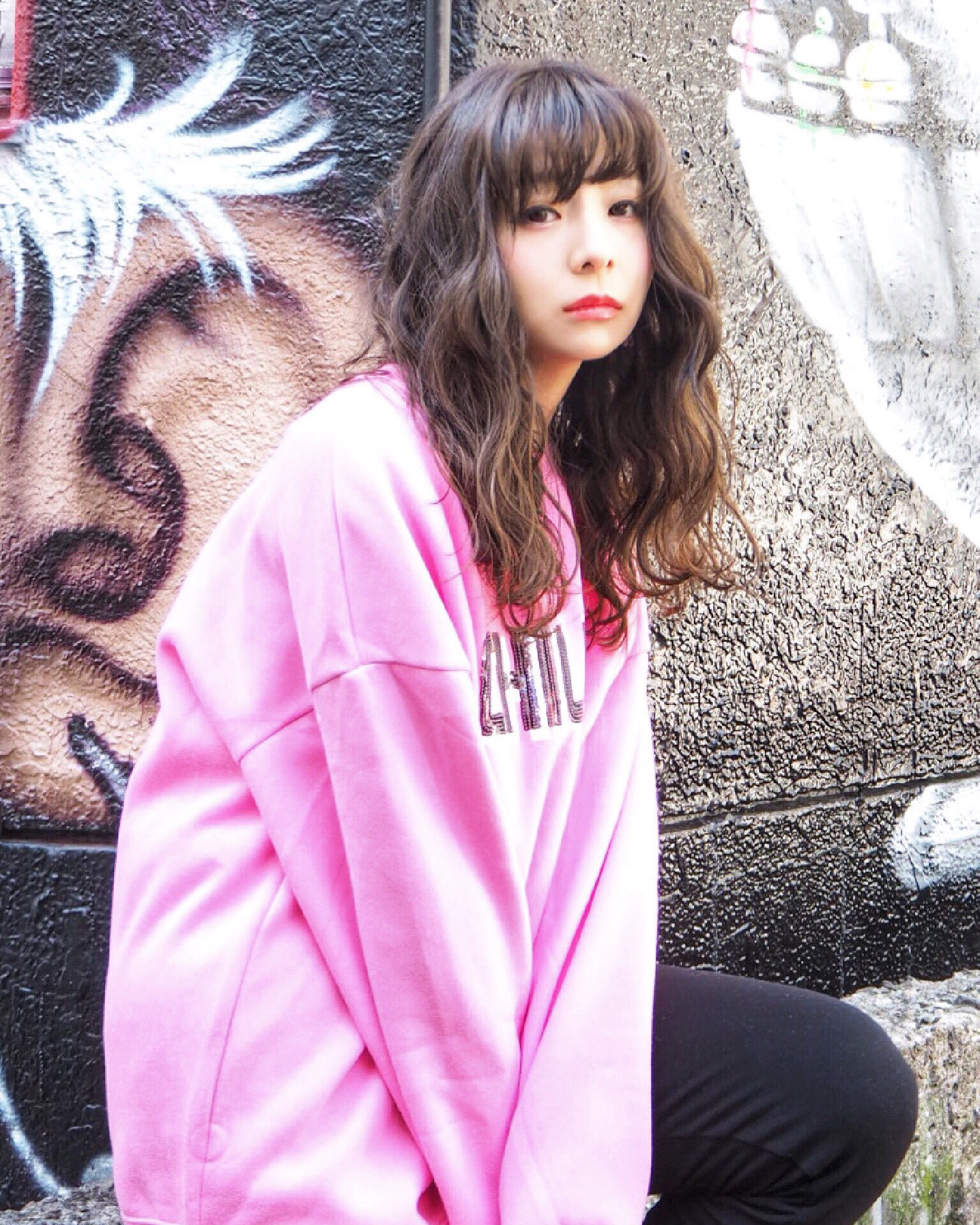 長沼彰憲 ウルフ美容師 ショート ボブ ハイトーンカラー 自分の服も女の子もオーバーサイズが好きです 誰も聞いてない パーカー女子 パーカー男子 オーバーサイズスウェット オーバーサイズパーカー ストリート系女子 ハイ透明感 ハイ透明感