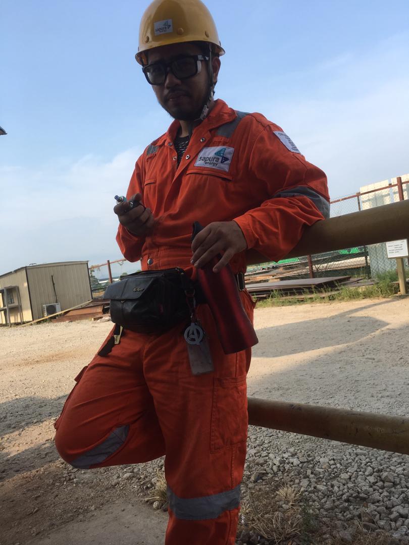 Hishamuddinalb2's tweet photo. Tinggi mana pun kerjaya kita jgn riak dan takbur, jgn hina org, kita baik ramai sayang. Walaupun org tu kerja cleaner sekali pun, hormati mereka sbb kat akhirat nanti kita x tahu entah dia lagi mulia drpd org yg ber pangkat besar https://t.co/LDmPqc7zK5