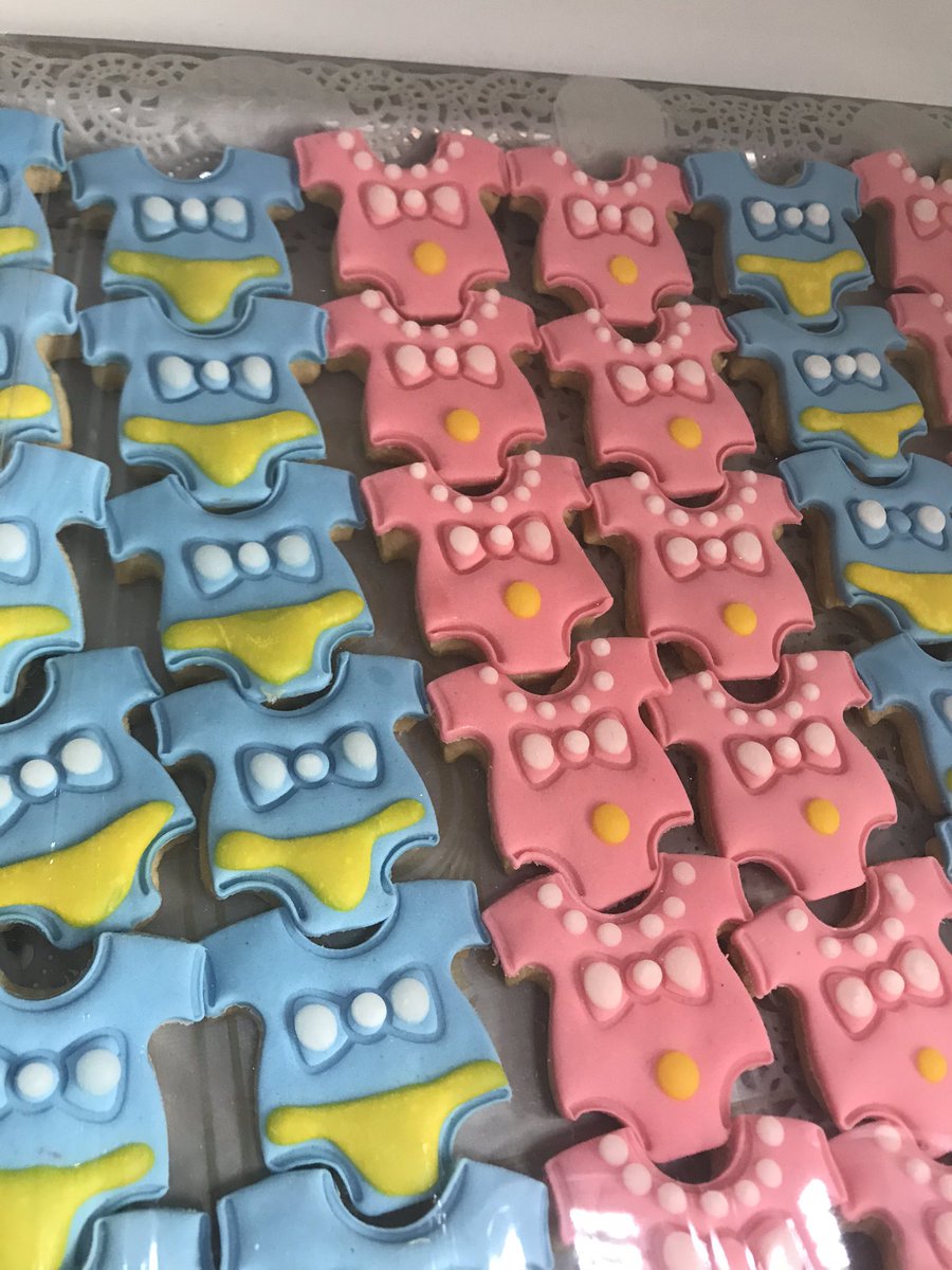 حلويات بمناسبة المولود الجديد🤱👨‍👧‍👦