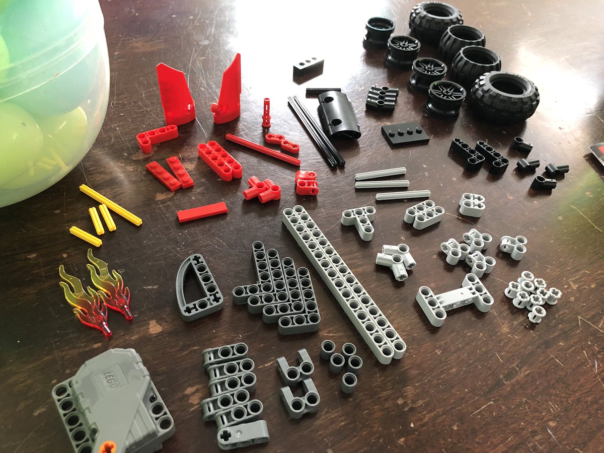 mrsgrasso_robms's tweet photo. Doing a Lego kit with Cooper has me missing the Lego Robotics kits (and my students of course) at school. Hopefully we get back there soon 🤞🏻#Lego #legomindstorms #legotechnic https://t.co/g6Ew6cSS4g
