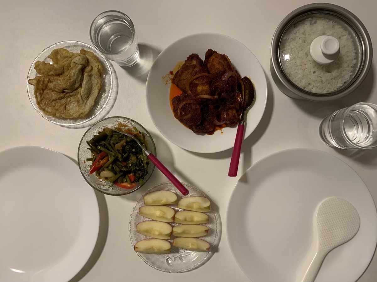 31/3/2020: Nasi + ayam masak merah + telur dadar + kangkung goreng belacan + buah epal for dinner 