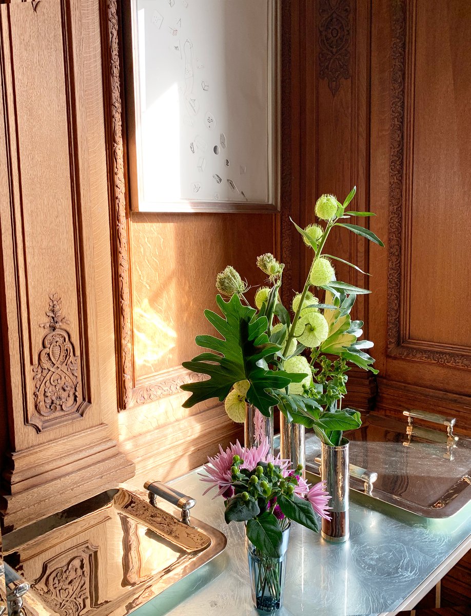 airedelsurstore's tweet image. VALLE COLLECTION | When a tray turns out to be more than just a utility piece. Discover our latest #traycollection at #airedelsur.com .
#marcelolucinistudio #airedelsurstore #airedelsur #homeaccesories #luxuryhomeaccessories #moderndecor #luxuryhomedecor #silvermetal #trays #onyx