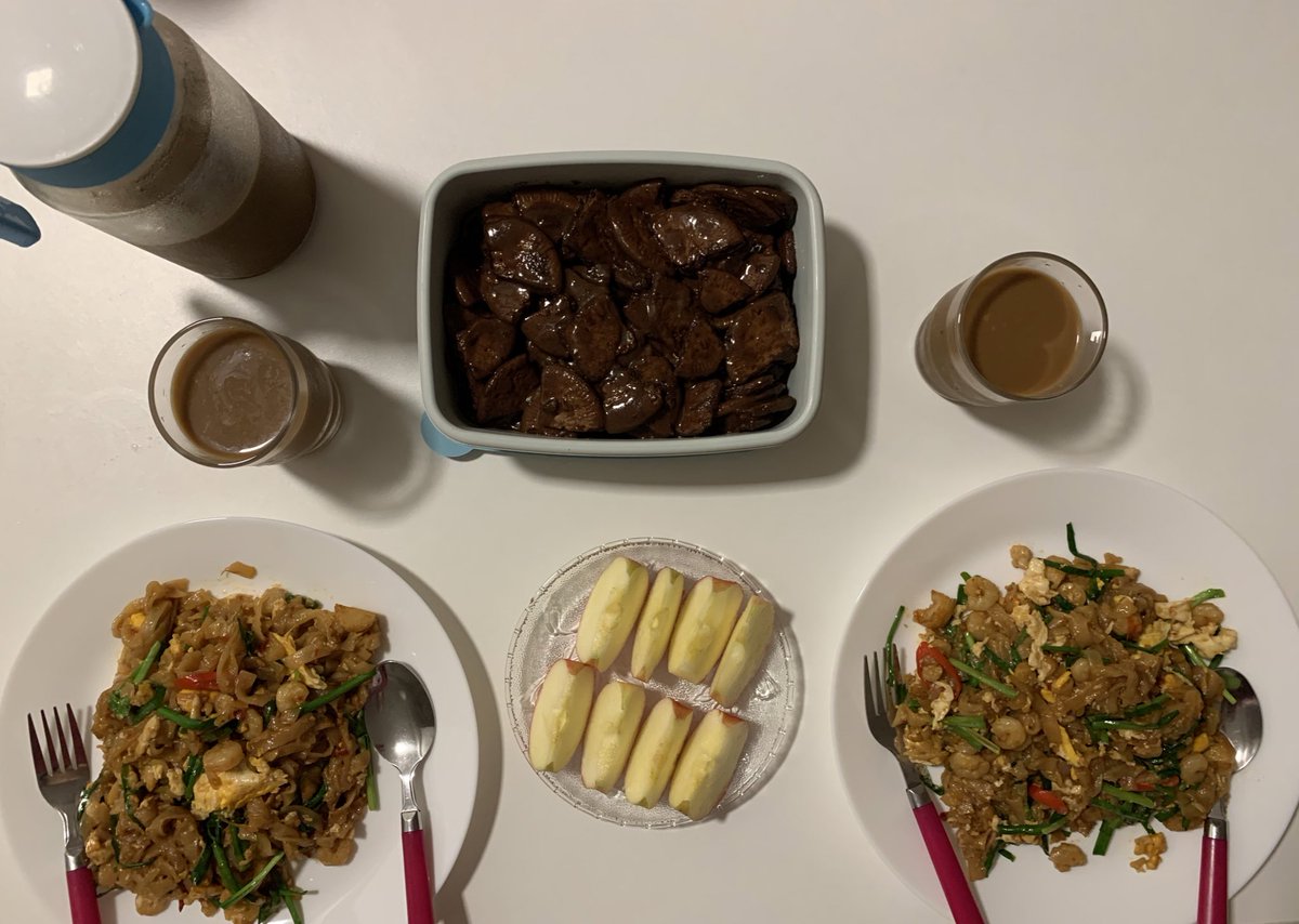26/3/2020: Yummiest kuetiau goreng + buah epal + kek batik + air milo for dinner  All made from love by my sweetest husband 