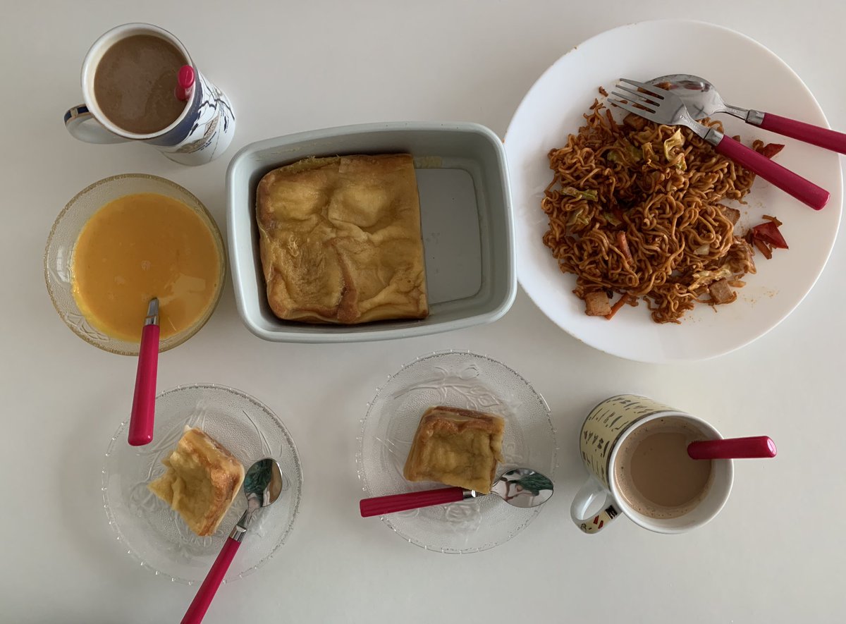 12/4/2020: Leftover maggi goreng + puding roti with sos kastard + air mila & nescafe for minum petang 