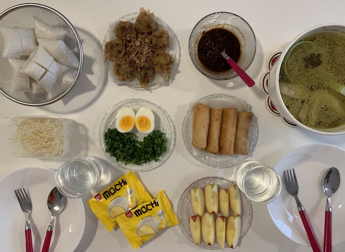 14/4/2020: Special day (17th monthsary of marriage) come with special food Soto ayam + cutie yummy begedil + popia carbonara & popia mayonis filament ketam + buah epal + mochi durian + air suam for dinner 