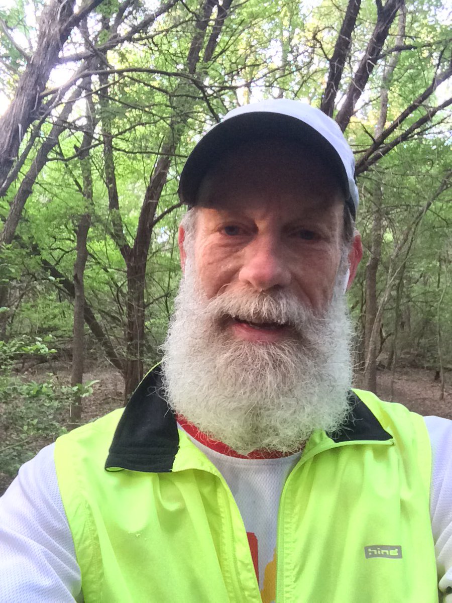 markedwardsrun1's tweet photo. Great morning to run. Gloves in April?? #30thAustinMarathon https://t.co/TDzsyNGFm0