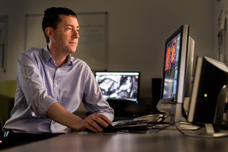 Say hello to another of our colleagues helping in the fight against  #COVID19  @DrDeclanORegan. Find out more about his role here: https://lms.mrc.ac.uk/lms-emergency-response-to-covid-19-declan-oregan/
