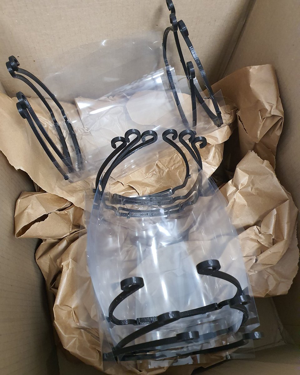 _Intech3d's tweet photo. ¡Primera entrega de viseras protectoras a la Associació de Farmacèutics Empresaris de Lleida, #AFELL! 🥳
¡Seguiremos trabajando y fabricando material para entregar todas y cada una de las viseras solicitadas! #estevirusloparamosunidos 🙌
https://t.co/R6xao65HTC https://t.co/dU1xV3n8s7