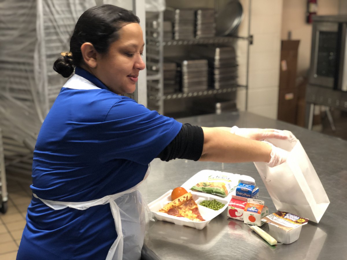 decaturisd's tweet photo. Our Decatur ISD Meals-to-Go program just keeps getting better! Starting this week, our breakfast-and-lunch package comes with a snack. Hope to see you today at the Multipurpose Building or at one of our bus stops! #DISDatHOME #Mealstogo #DecaturProud
https://t.co/dd3VgGO5jw https://t.co/85UFMiqKUZ