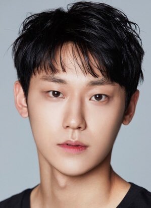 which drama/movie/variety show etc you first knew this actor?actor: lee do hyun (can't really find pictures that makes him look familiar so i put all 4 lol)