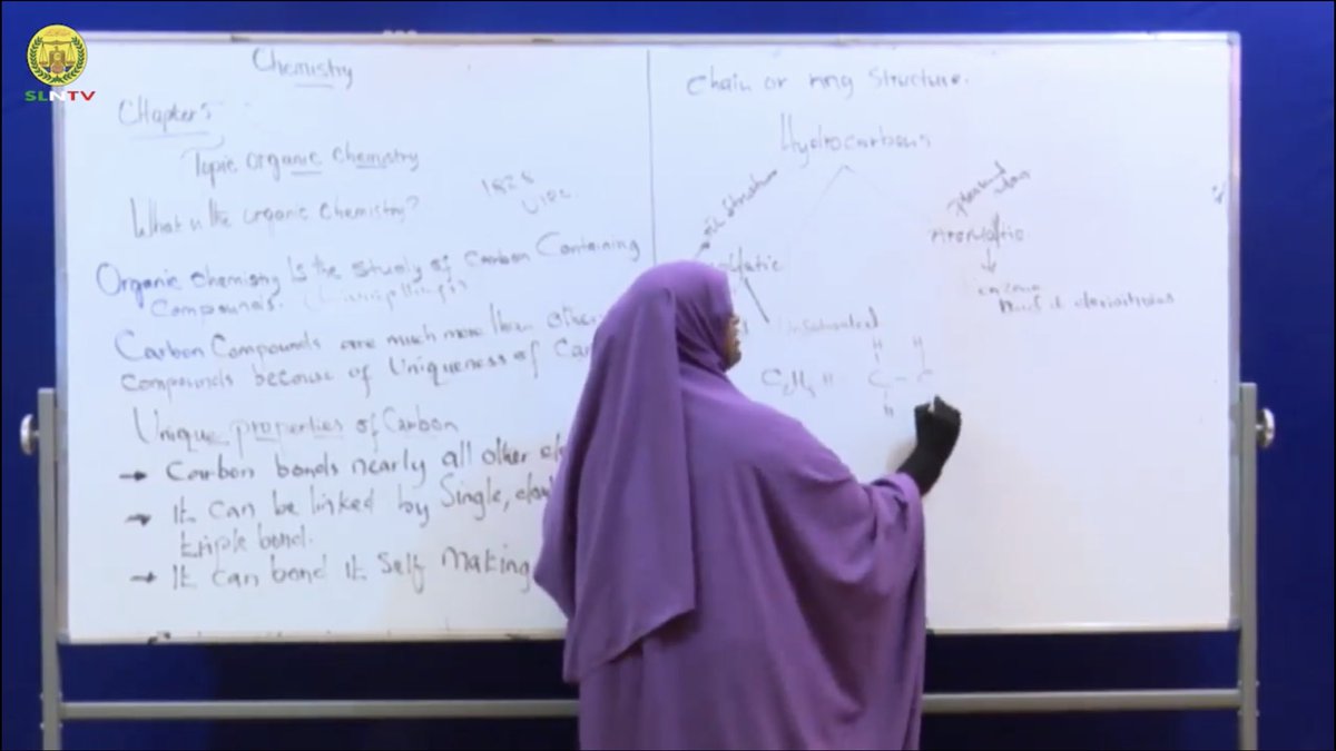 cabdirashed's tweet photo. Waayahanba waxaan Daawanayay waxbarashada dalka oo hab online ah ku baxaysaa - waxan maanta aad ugu Farxay macalimadan oo si heer Sarre ah u gudbinaysa cashar Chemistry ah oo xiiso badan wakhti haweenka macalimiinta ahi ay yar yihiin - hambalyo. https://t.co/tk9tcJKniK