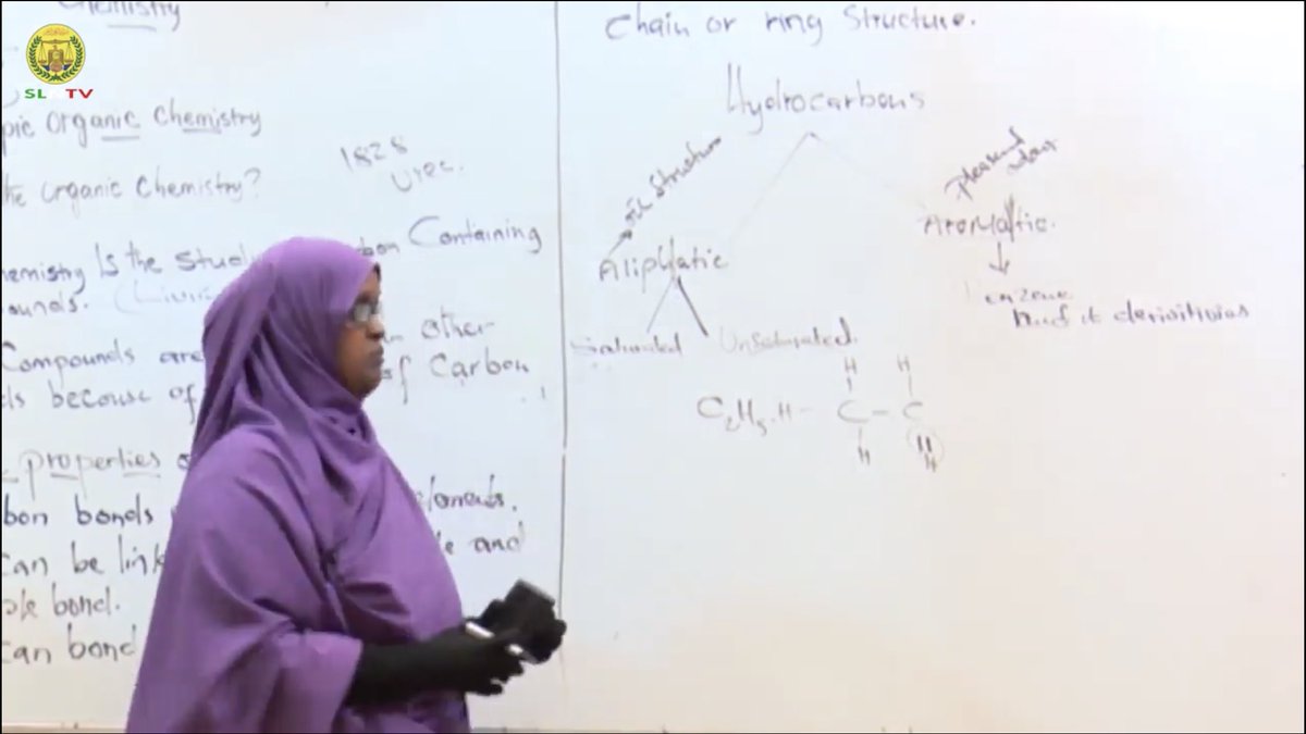 cabdirashed's tweet photo. Waayahanba waxaan Daawanayay waxbarashada dalka oo hab online ah ku baxaysaa - waxan maanta aad ugu Farxay macalimadan oo si heer Sarre ah u gudbinaysa cashar Chemistry ah oo xiiso badan wakhti haweenka macalimiinta ahi ay yar yihiin - hambalyo. https://t.co/tk9tcJKniK