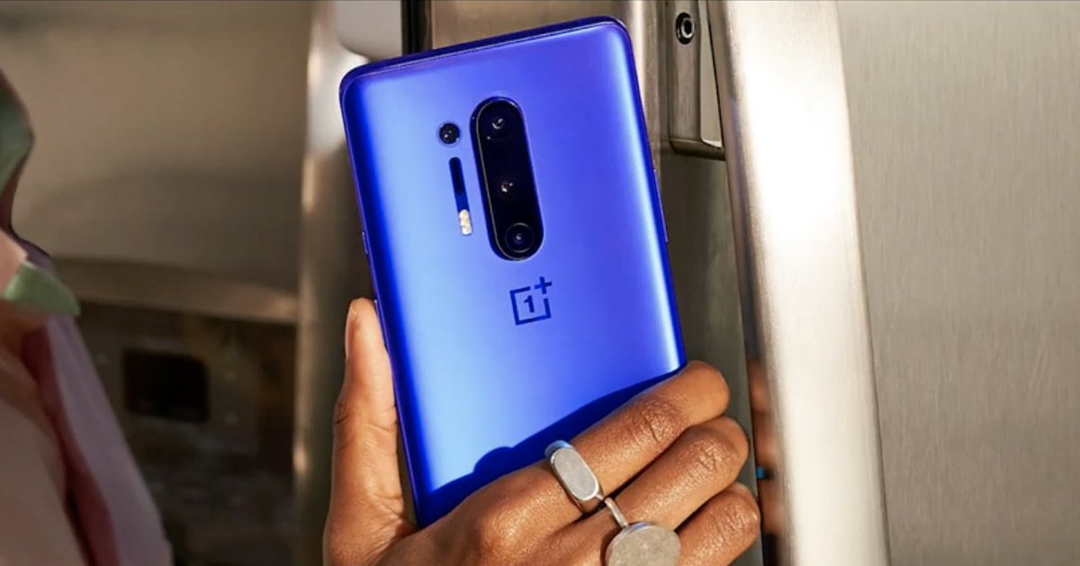 Melinda_DS's tweet photo. Et coucou le #OnePlus8Pro disponible en trois couleurs et 5G (comme toute la série. Fini mat (bleu et vert) ou brillant noir. Ecran Amoled QHD+ de 6,78" avec rafraîchissement de 120Hz, avec colorimétrie améliorée, HDR 10/10+. #OnePlus8SeriesLaunch #TechLCI https://t.co/A8u3ddfaQW