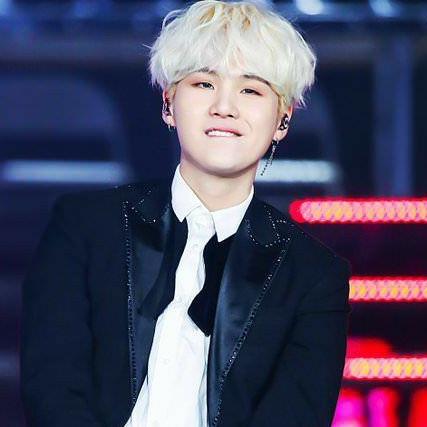 -Yoongi radiating CEO vibes. A thread that is needed for humanity.-