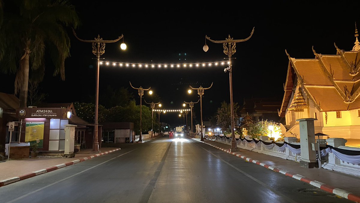 nanseasons's tweet photo. Wat Phumin at night. #watphumin #nanthailand #nanseasons #น่าน #น่านซีซั่นส์ #tatnan #gonantour https://t.co/8aKjYnMtuF