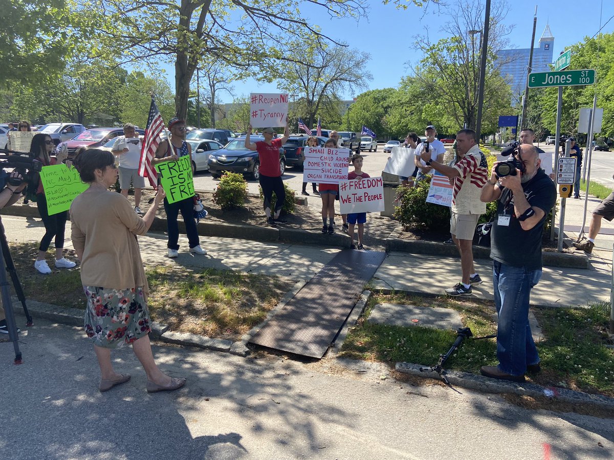 The group  #ReopenNC, which organized the protest, had originally called on other small business owners to stay in cars & honk horns. Demonstration has now morphed into campaign-style rally (I’m taking pics six ft away).  @ABC11_WTVD  @ABC  @ABCPolitics  #abc11