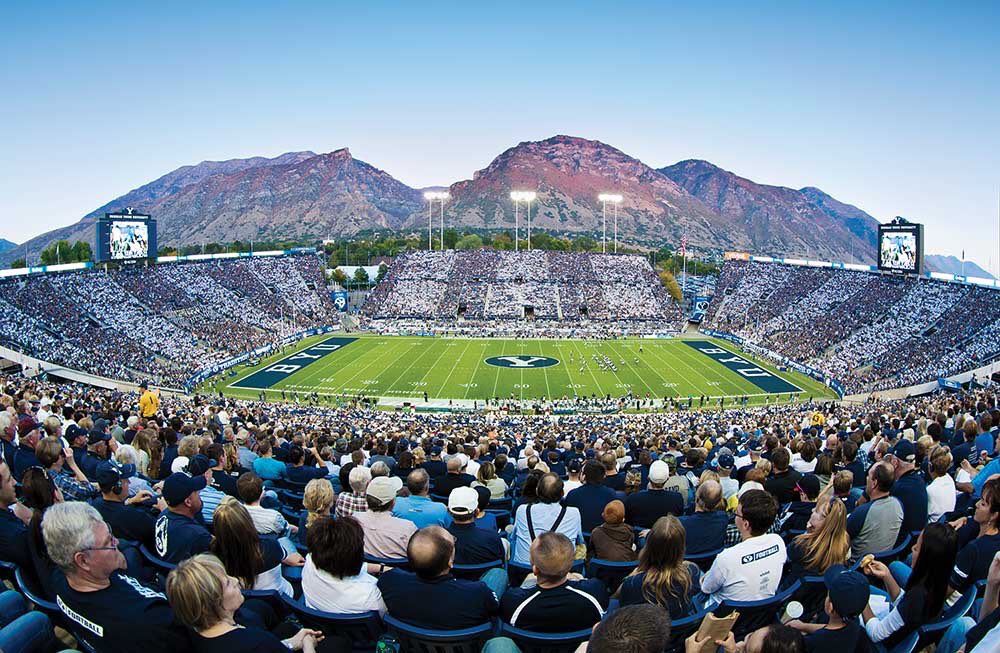 JohnsonWales11's tweet photo. BYU!! LETS RIDE!! #COMMITTED @BYUfootball @byu_fq @byuROC @kalanifsitake @unga45 @BYUCougars @byu_cosmo 
Go Cougs!! https://t.co/0SrOnbj3G9