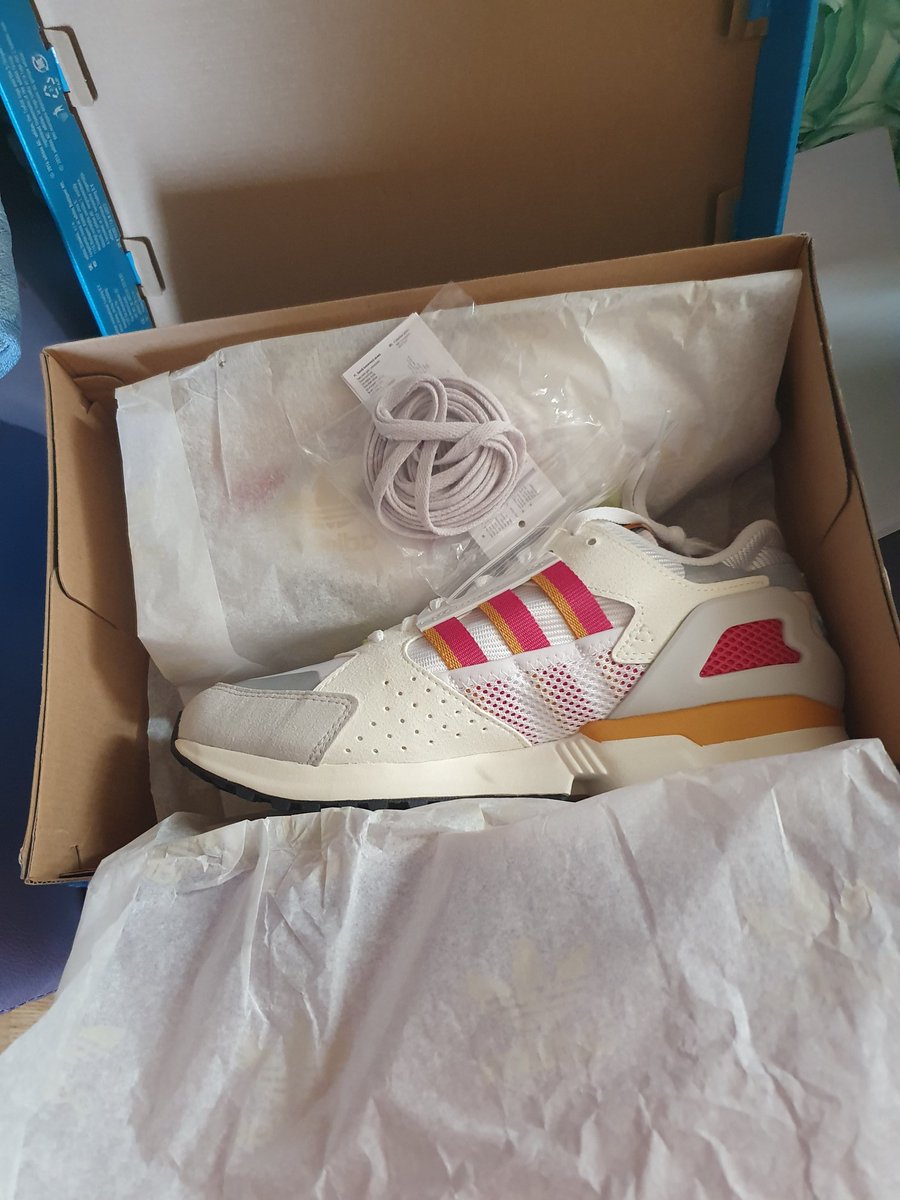 Paninaro86_'s tweet photo. Nice little drop!! 👟
@adidasoriginals ZX10000c Just had to get the white ///
#Adifamily #ZXfamily https://t.co/zusYLly36C