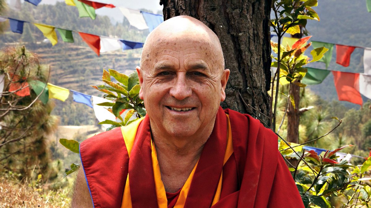 [Thought of the week] "Being truly free means having a vast &amp; clear enough mind so that no sudden thought can enslave us." @matthieu_ricard  shares his thoughts for this fifth week of confinement.
#Altruism #India #Nepal