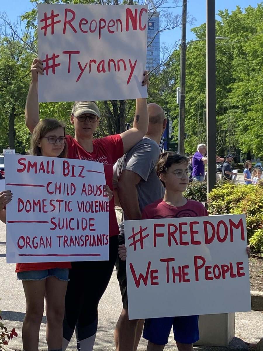 As  @raleighpolice &  @NCLeg GA Police get involved, some shout of “tyranny, “Gestapo” & “Comrade  @NC_Governor.” Despite increase in volume, protest still peaceful. There are several families and school aged children here as well.  @ABC11_WTVD  @ABCPolitics  @ABC  #abc11  #stayathome  