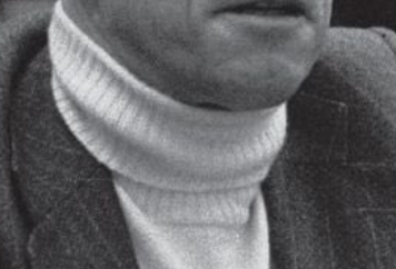 Also note just how much *texture* is in the collar of his turtleneck. Night and day compared to Rand Paul& #39;s, which is very much the Wonder Bread of turtlenecks.