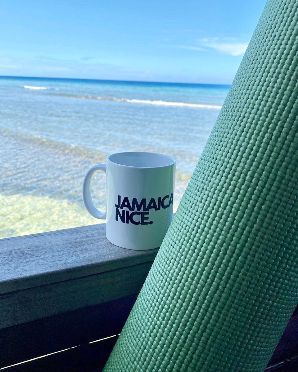 “You can’t calm the storm....so stop trying. What you can do is calm yourself. The storm will pass.” 💟 .
Today’s Motto: stretch out and breathe in. 
#Repost @kerrymwh